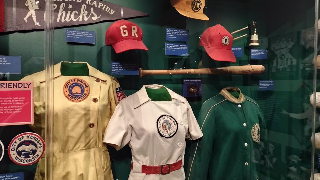 AAGPBL uniforms